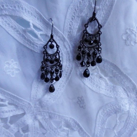 Jewelry - Black Onyx Style Beaded Dangle Earrings 1.75"
